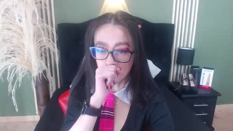 Snapshot of desiring__angel chatting on 02/01/25, 01:55 Desiring Angel online show from 02/01/25, 01:55