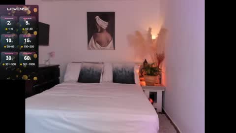 Snapshot of destinnemil chatting on 12/09/24, 11:26 Destinne Mill online show from 12/09/24, 11:26