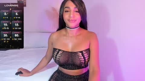 Snapshot of destinnemil chatting on 12/10/24, 11:32 Destinne Mill online show from 12/10/24, 11:32