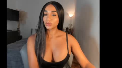 Snapshot of destinnemil chatting on 01/12/25, 03:57 Destinne Mill online show from 01/12/25, 03:57