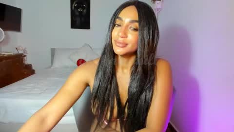 Snapshot of destinnemil chatting on 02/20/25, 02:57 Destinne Mill online show from 02/20/25, 02:57