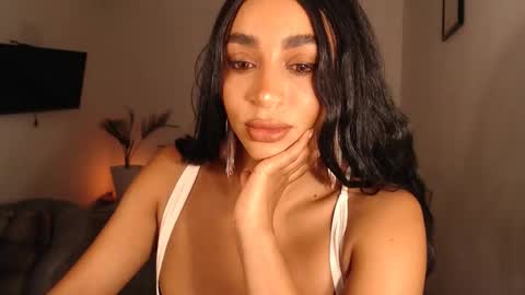 Destinne Mill online show from 12/05/25, 10:24