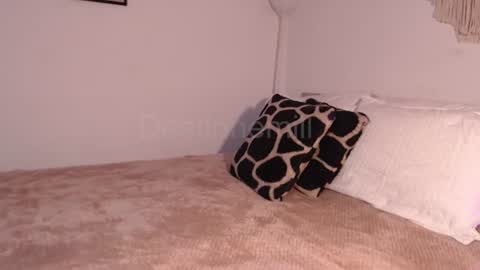 Snapshot of destinnemil chatting on 07/20/26, 11:23 Destinne Mill online show from 07/20/26, 11:23