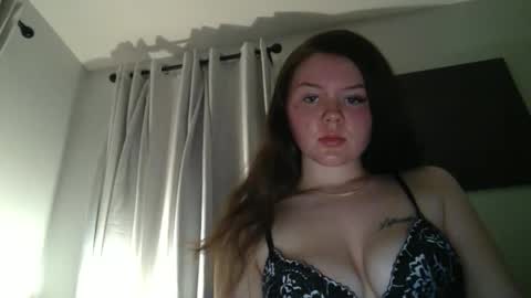 Snapshot of destiny4real88 chatting on 10/28/25, 02:04 destiny4real88 online show from 10/28/25, 02:04