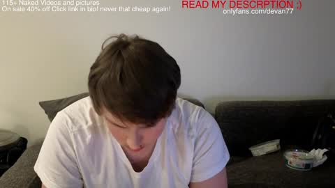 Snapshot of devantheplug chatting on 12/12/24, 10:45 Devan online show from 12/12/24, 10:45