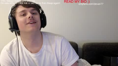 Snapshot of devantheplug chatting on 12/13/24, 08:30 Devan online show from 12/13/24, 08:30