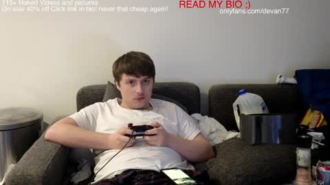 Snapshot of devantheplug chatting on 12/13/24, 11:34 Devan online show from 12/13/24, 11:34