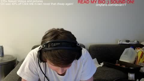 Snapshot of devantheplug chatting on 12/14/24, 08:56 Devan online show from 12/14/24, 08:56