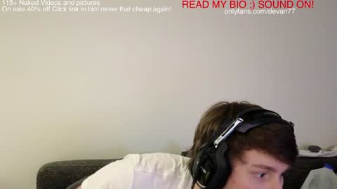 Snapshot of devantheplug chatting on 12/14/24, 03:04 Devan online show from 12/14/24, 03:04