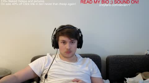 Snapshot of devantheplug chatting on 12/15/24, 05:31 Devan online show from 12/15/24, 05:31