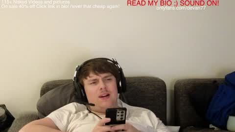 Snapshot of devantheplug chatting on 12/24/24, 07:06 Devan online show from 12/24/24, 07:06