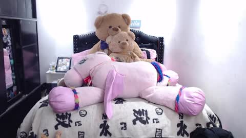 devi_black_13_ online show from 04/08/26, 11:05