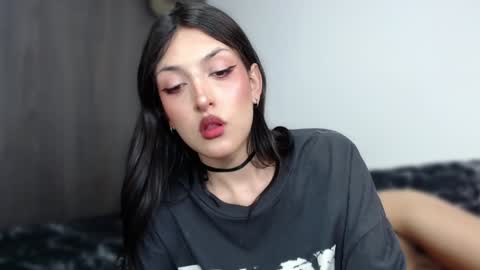 Snapshot of devil_blood chatting on 01/04/25, 06:51 Angel Boo and Adrian online show from 01/04/25, 06:51