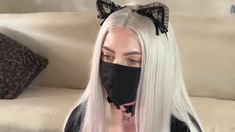 Snapshot of deviliaaa chatting on 03/25/26, 12:33 Devil online show from 03/25/26, 12:33