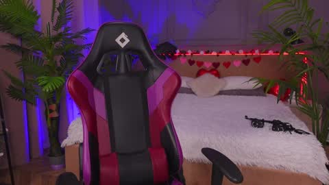 devilinee online show from 02/05/25, 10:51