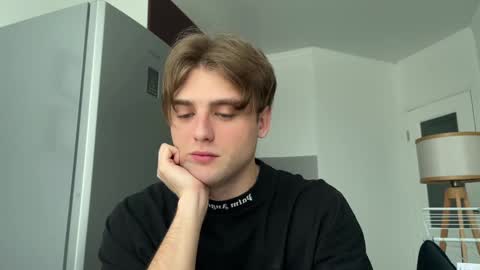 devilnut1 online show from 12/21/24, 08:50