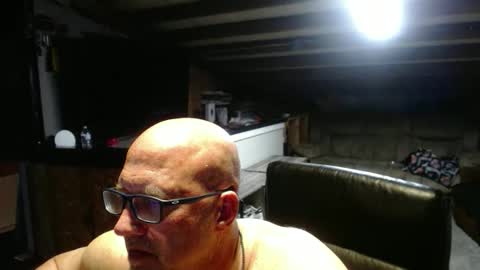 Snapshot of devilwarrior0511 chatting on 05/11/26, 01:44 Donthate73 online show from 05/11/26, 01:44