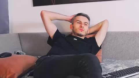 devin_ho online show from 12/22/25, 08:06