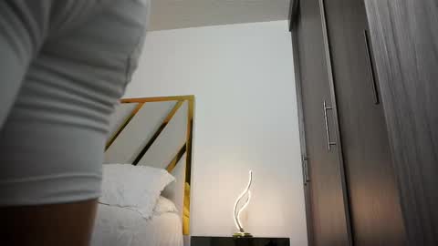 Devin Hunter online show from 03/04/25, 02:27