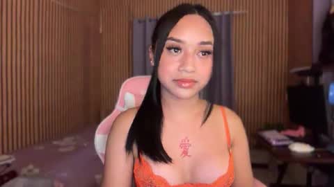 Snapshot of devine_goddessx chatting on 05/26/26, 04:25 Devine Greyson online show from 05/26/26, 04:25