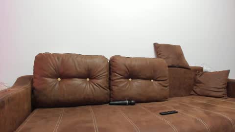 Snapshot of devinesex chatting on 03/04/25, 07:41 Misha online show from 03/04/25, 07:41