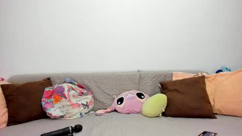 Snapshot of devinesex chatting on 11/18/25, 07:13 Misha online show from 11/18/25, 07:13