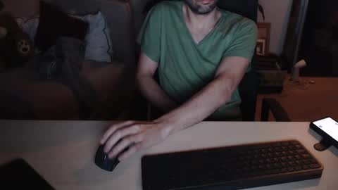 Snapshot of devswiss chatting on 02/17/25, 06:20 DevSwiss online show from 02/17/25, 06:20