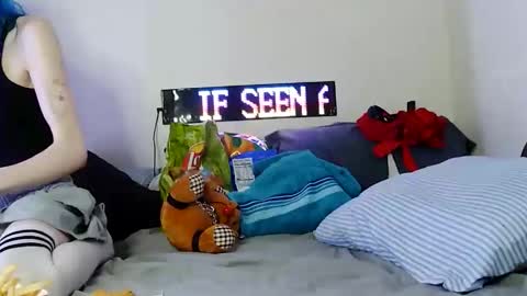 Snapshot of devykitten2018 chatting on 04/06/26, 02:20 devykitten online show from 04/06/26, 02:20