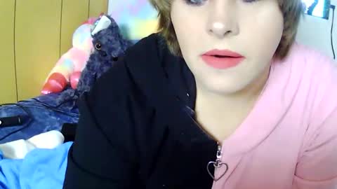 Snapshot of devykitten2018 chatting on 04/19/26, 04:50 devykitten online show from 04/19/26, 04:50