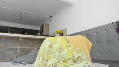 thumb up me please its important online show from 11/21/25, 10:14