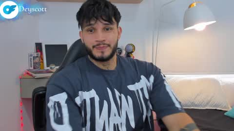 JULIAN online show from 01/10/25, 10:04