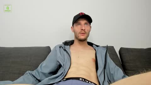 Snapshot of deymond_russo chatting on 02/09/26, 06:28 deymond_russo online show from 02/09/26, 06:28