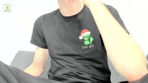 Snapshot of deymond_russo chatting on 02/15/26, 05:31 deymond_russo online show from 02/15/26, 05:31