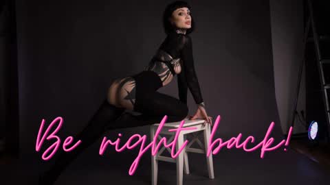 dgtlgrl online show from 11/14/25, 12:04