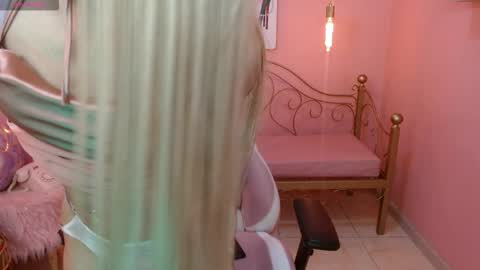 Snapshot of dhalton_x chatting on 02/21/26, 04:35 Dhalton online show from 02/21/26, 04:35