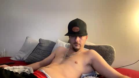 Snapshot of dharbison23 chatting on 10/31/25, 02:18 dharbison23 online show from 10/31/25, 02:18