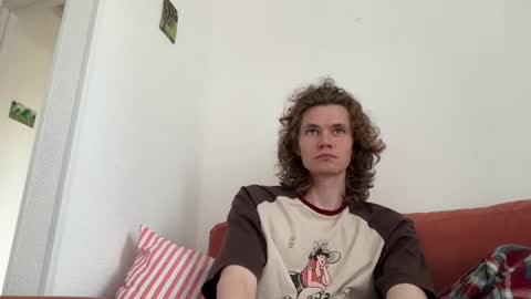 Snapshot of di_n_alex chatting on 06/11/26, 10:13 Di Alex online show from 06/11/26, 10:13