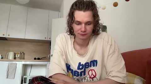 Snapshot of di_n_alex chatting on 07/05/26, 09:38 Di Alex online show from 07/05/26, 09:38