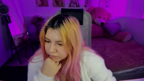 Dia online show from 02/15/26, 07:21