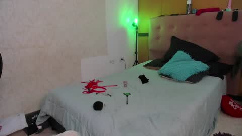 Snapshot of diabla_sexyboobs chatting on 12/25/24, 12:05 D I A B L A online show from 12/25/24, 12:05