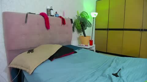 Snapshot of diabla_sexyboobs chatting on 01/22/25, 12:27 D I A B L A online show from 01/22/25, 12:27