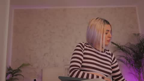 Thea online show from 02/25/26, 04:05