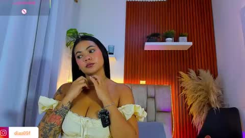 diamond_canela online show from 11/12/25, 03:07