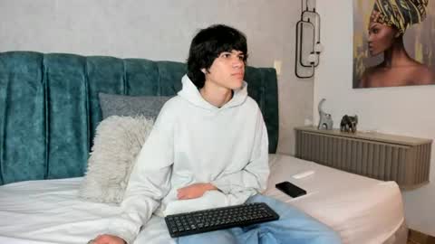 Snapshot of diamond_twink chatting on 06/22/26, 01:52 diamond_twink online show from 06/22/26, 01:52