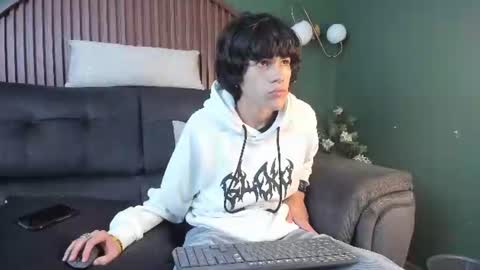 Snapshot of diamond_twink chatting on 07/04/26, 05:24 diamond_twink online show from 07/04/26, 05:24