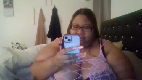 Snapshot of diamondbbwqueen chatting on 04/13/26, 09:59 diamondbbwqueen online show from 04/13/26, 09:59