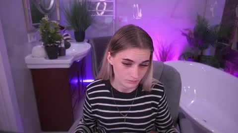 DiamondNina online show from 04/18/26, 07:40