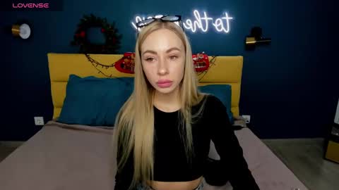 Diana  online show from 12/13/24, 08:51