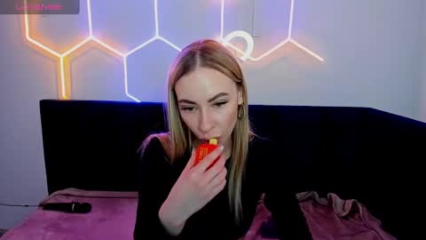 Diana  online show from 02/08/25, 08:42