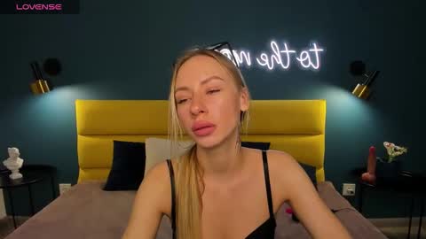 Diana  online show from 10/11/25, 01:38